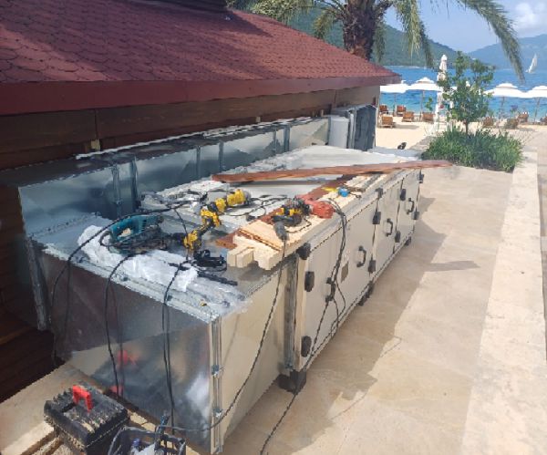 BEACH RESTAURANT IN MONTENEGRO